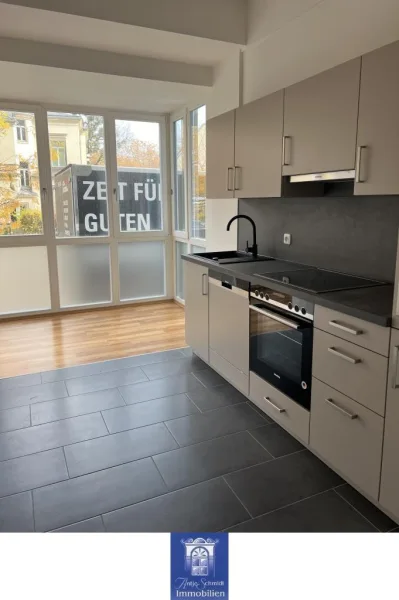 Küche - Wohnung mieten in Dresden - Perfekte Wohnung mit EBK, Fußbodenheizung und Wintergarten! Nah zur Uni!