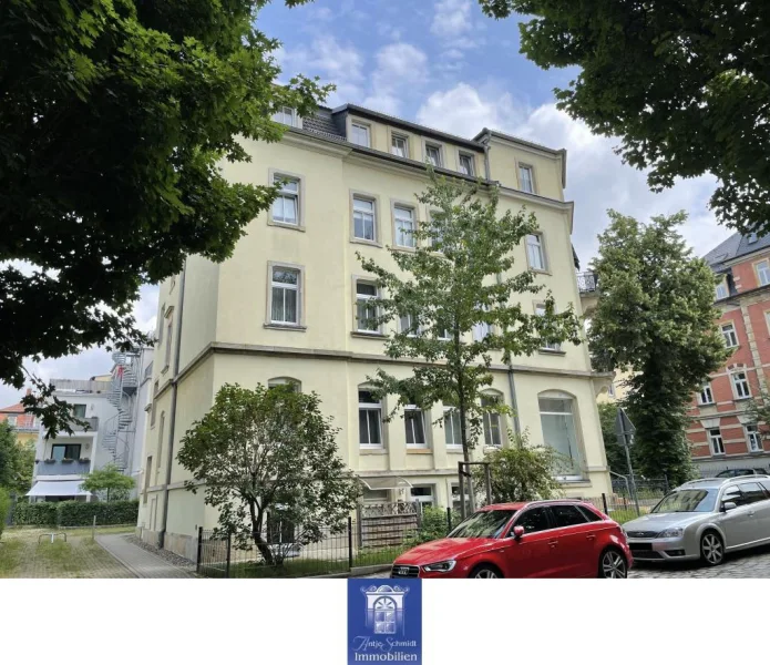 Hausansicht - Wohnung kaufen in Dresden - Ruhig und gemütlich - Perfekte 3-Zimmerwohnung mit Balkon in Dresden-Cotta!
