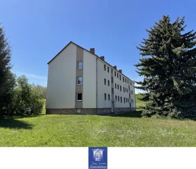 Hausansicht - Wohnung mieten in Niederstriegis - Idyllische und im Grünen gelegene Wohnung! Frisch und modern saniert! 