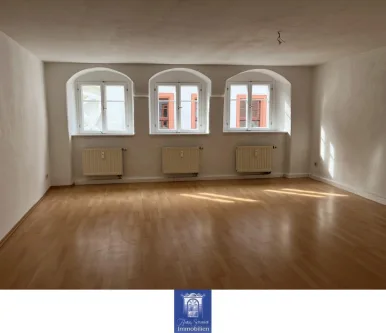Wohnen - Wohnung mieten in Pirna - Pirna! EBK möglich! Individuelle und großzügige 2-Zimmerwohnung mit Wannenbad!