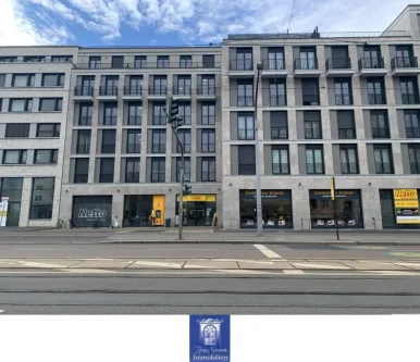 Hausansicht - Wohnung mieten in Dresden - Wohntraum! Hochwertige Ausstattung, großer Balkon, EBK und Fußbodenheizung!