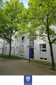 Hausansicht - Wohnung mieten in Freital - Großzügige Wohnung mit schöner Terrasse und eigenem Garten in grünem Wohnpark!