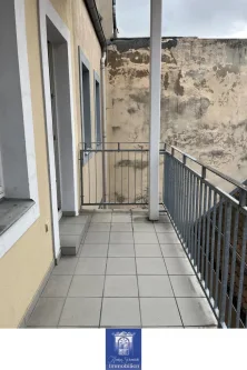 Balkon - Wohnung mieten in Bautzen - Gemütliche 2-Zimmerwohnung mit großem Balkon in zentraler Lage in Bautzen!