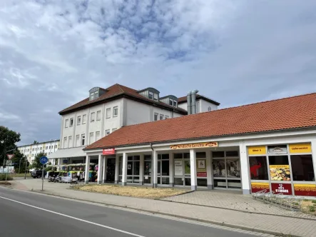 Hausansicht - Laden/Einzelhandel mieten in Senftenberg - Verwirklichen Sie Ihre Geschäftsidee - Kleines Ladengeschäft in Senftenberg!