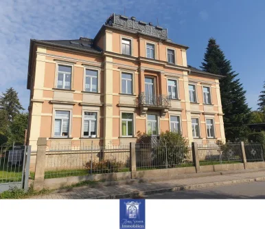 Hausansicht - Wohnung mieten in Pirna - Sonnige 2-Zimmerwohnung mit großem Balkon und optimaler Raumaufteilung!