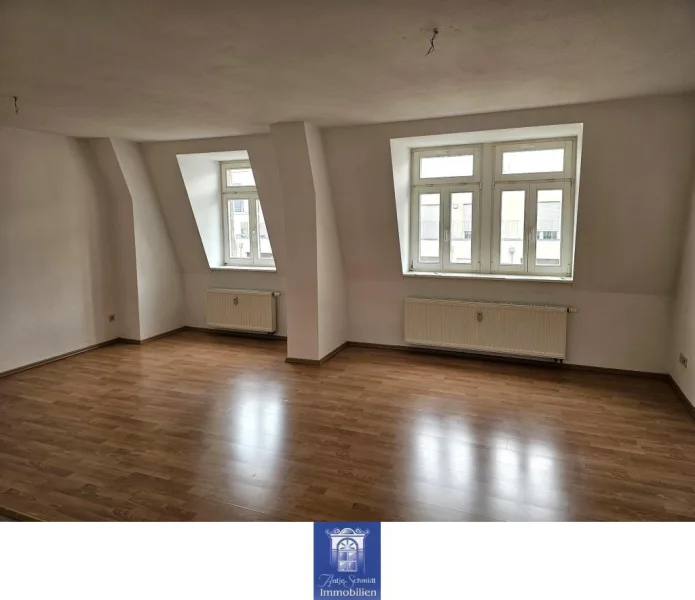 Wohnen, Schlafen - Wohnung mieten in Dresden - Aufgepasst! Schöne Wohnung im Dachgeschoss! Bad mit Wanne und Fenster!