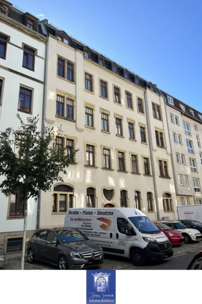 Hausansicht - Wohnung kaufen in Dresden - Gemütliche Wohnung! Bad mit Wanne und Fenster! Zentrale und ruhige Lage!