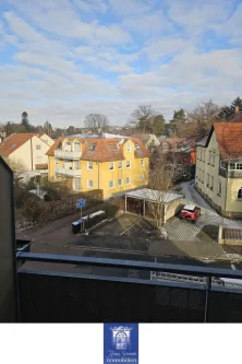 Balkonblick - Wohnung mieten in Dresden - Kleinzschachwitz! Charmante Dachgeschosswohnung mit Balkon in Elbnähe!