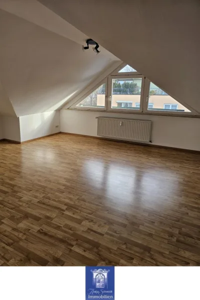 Wohnen - Wohnung mieten in Dresden - Kleinzschachwitz! Charmante Dachgeschosswohnung mit Balkon in Elbnähe!