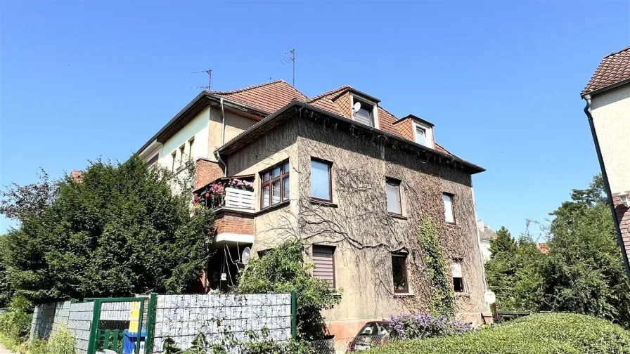 Strassenansicht - Haus kaufen in Magdeburg - Denkmalgeschütztes Mehrfamilienhaus mit Potenzial in Magdeburg Stadtfeld Ost