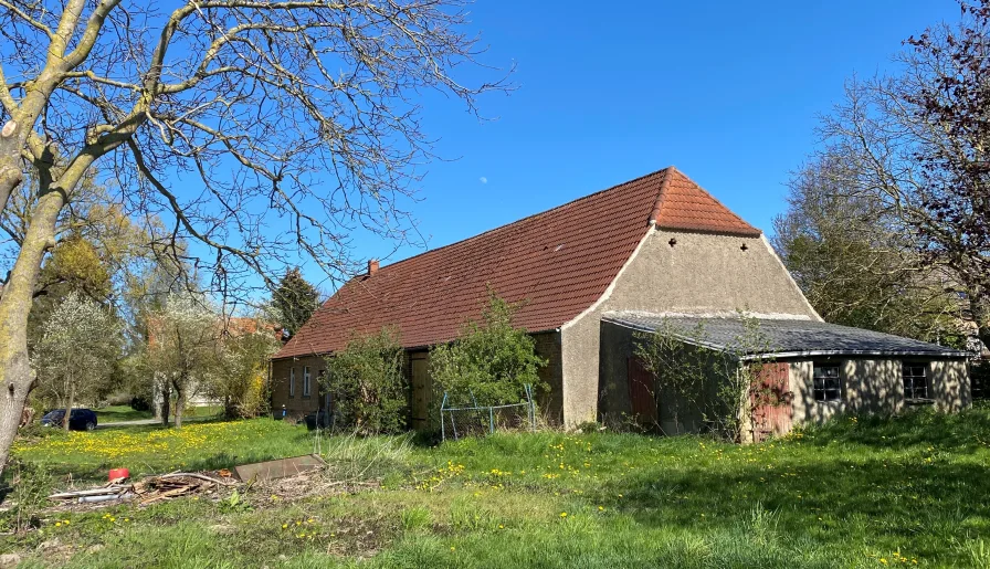 Außenansicht - Haus kaufen in Alt Sührkow - Ohne Provision - Großes Bauernhaus nahe Teterow in traumhafter Lage