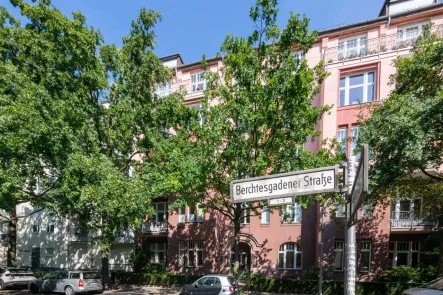 Hausansicht - Wohnung kaufen in Berlin - Schöneberg - Familiengerechte 5 Zimmer Albauwohnung mit Aufzug und Balkon