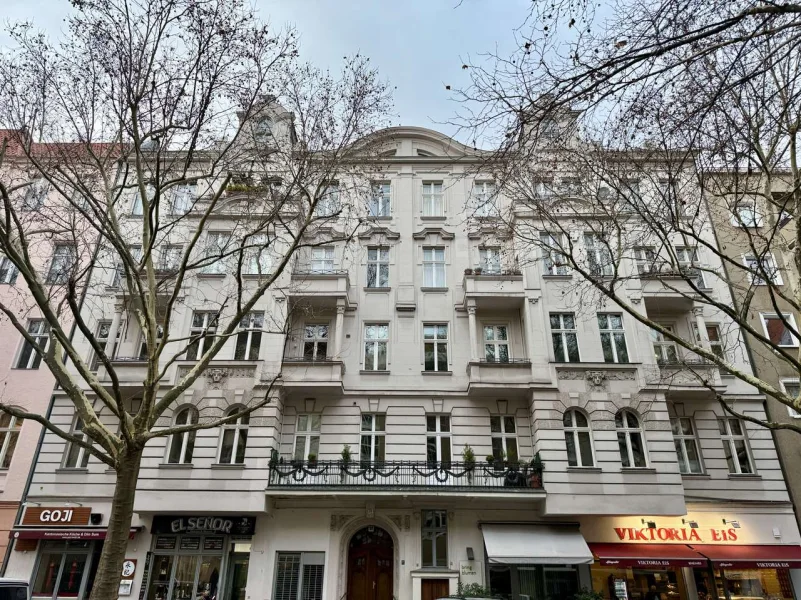 Hausansicht - Wohnung mieten in Berlin - Exklusive 4 Zimmer Altbauwohnung am Viktoria-Luise-Platz