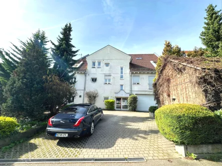 Hausansicht - Wohnung mieten in Heilbronn / Frankenbach - GLOBAL INVEST SINSHEIM | Riesige, frisch renovierte 4,5-Zimmer-Wohnung mit 180m² Wohnfläche in Frankenbach