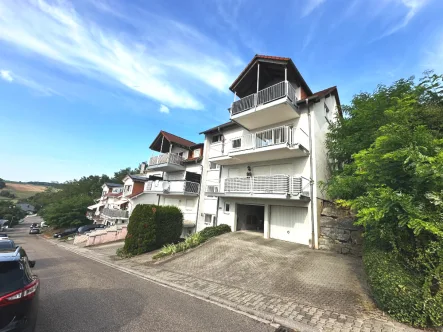 Ansicht - Wohnung kaufen in Sinsheim / Rohrbach - GLOBAL INVEST SINSHEIM | 3-Zimmer-Wohnung in Toplage von Rohrbach mit tollem Fernblick und Garage