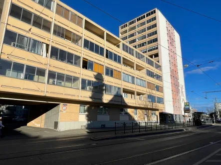  - Wohnung kaufen in Augsburg / Oberhausen - Vermietete, kompakte Wohnung in zentraler Lage