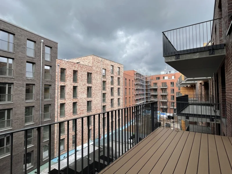 Blick vom Balkon (4. OG) - Wohnung mieten in Kiel - Schöne City-Neubauwohnungmit 3 Zimmern