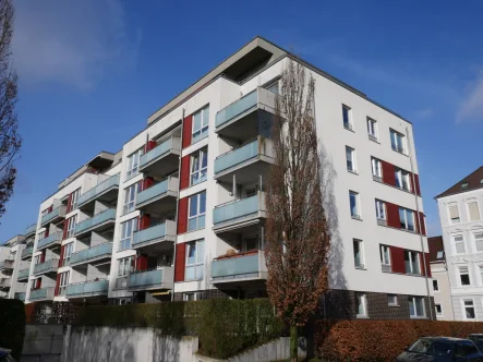 Rückansicht - Wohnung kaufen in Kiel - Junge Penthouse-Wohnung mit großer Dachterrassein hervorragender Wohnlage