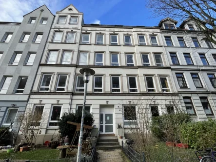 Hausansicht - Zinshaus/Renditeobjekt kaufen in Kiel / Schreventeich - Zentrale Lage in Kiel in unmittelbarer Nähe zum Schrevenpark