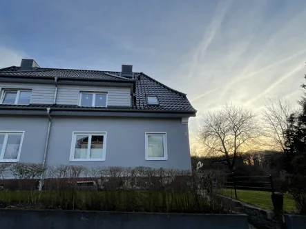 Hausansicht - Haus kaufen in Kiel - Moderne Doppelhaushälfte in zentraler Lage