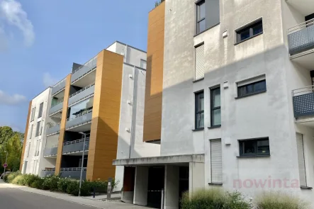 Gebäudeansicht von der Straße - Wohnung mieten in Aalen - Modern wohnen in zentraler Lage: Barrierearme 3,5-Zimmer-Wohnung