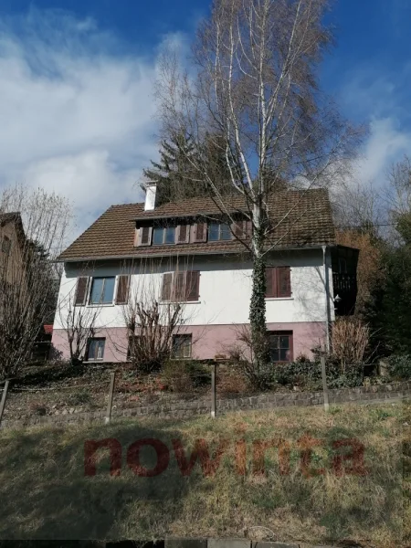 Vorderansicht - Haus kaufen in Schwäbisch Gmünd - Wohnhaus für die Verwirklichung Ihres individuellen Wohnkonzept in traumhafter Lage