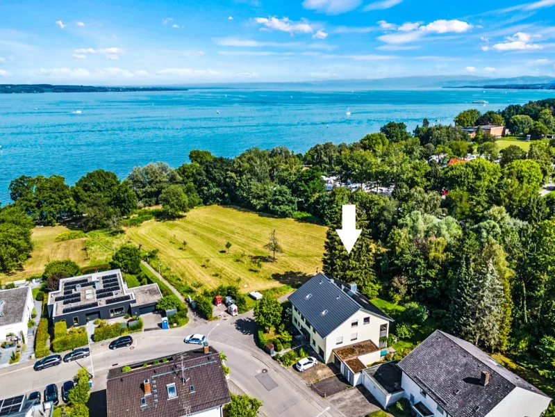 Hausansicht / Drohnenaufnahme - Wohnung kaufen in Konstanz - 3-Zimmer-Wohnung in Konstanz-Staad mit Seeblick!