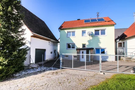 Hausansicht - Haus kaufen in Wellendingen - Reserviert! Modernisiertes Einfamilienhaus in Wilflingen!