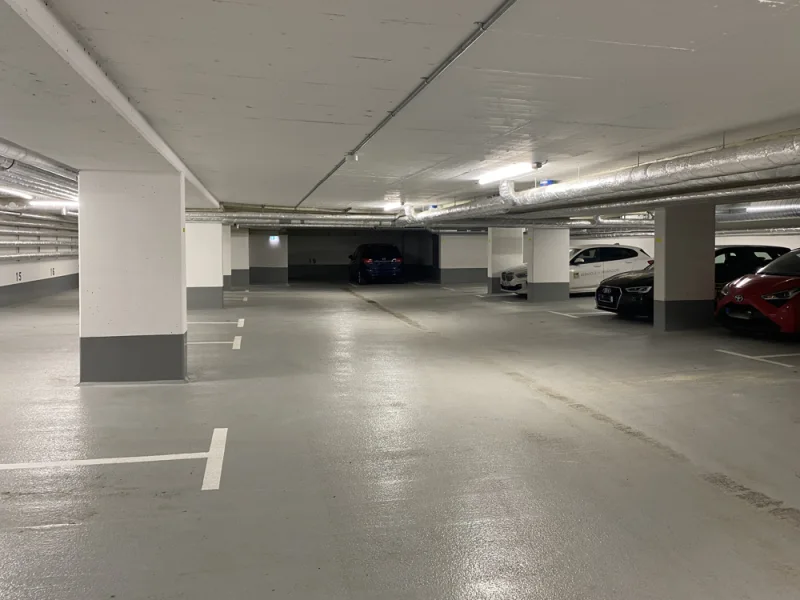 1. Untergeschoss - Garage/Stellplatz mieten in Lübeck - Tiefgaragenstellplatz im EINHÄUSCHEN !