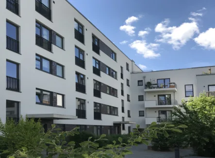 Hausansicht - Wohnung mieten in Hamburg - Tolle 3 Zimmer Erdgeschosswohnung mit Terrasse in den Glasbläserhöfen!