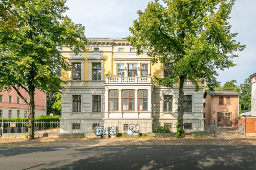 Titelbild - Büro/Praxis mieten in Potsdam - Büro- und Praxisimmobilie mit Stuck und Wintergarten in zentraler Lage