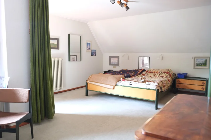 Schlafzimmer DG