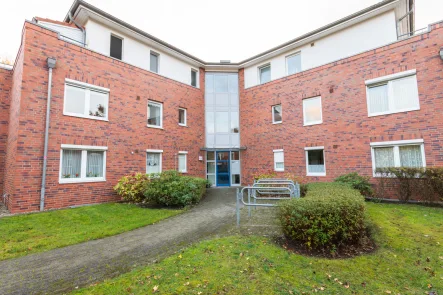 Vorderansicht - Wohnung kaufen in Heikendorf - Geräumige Eigentumswohnung mit großer Dachterrasse in Heikendorf