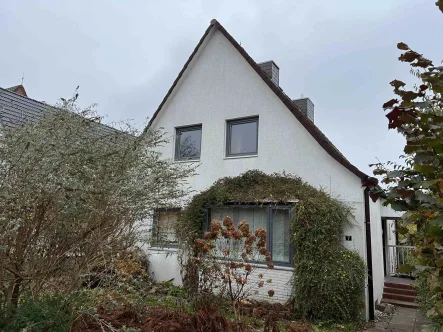 Heikendorf - Haus kaufen in Heikendorf - Großzügiges Einfamilienhaus mit Wintergarten und vielseitiger Raumaufteilung