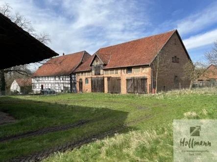 Aussenansicht Wohn- und Stallgebäude - Haus kaufen in Schellerten / Garmissen - Historisches Fachwerkhaus mit Stall und Scheune