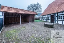 Außenansicht mit Doppelcarport