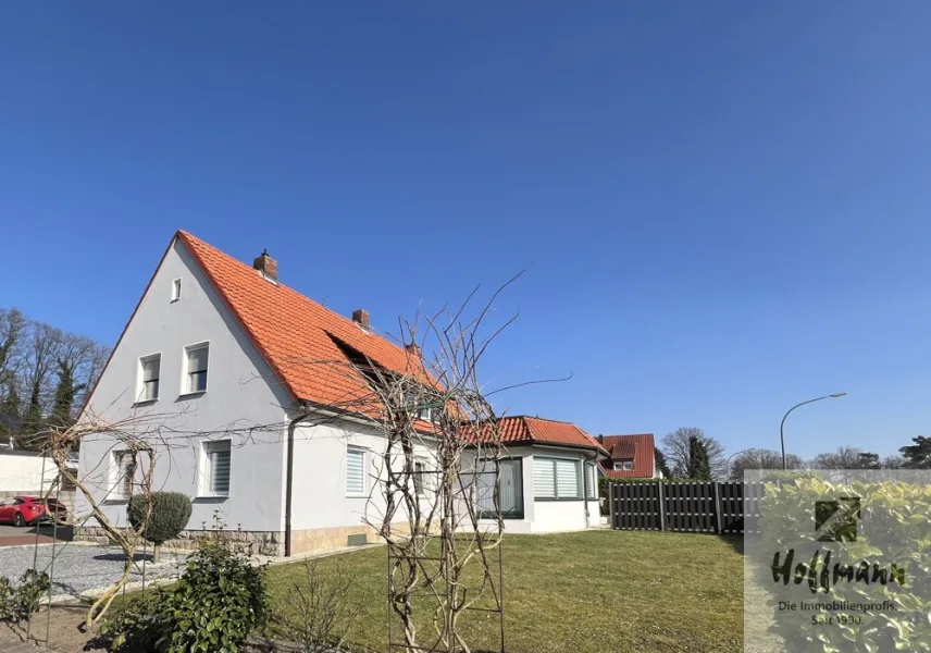 Außenansicht  - Haus kaufen in Lotte - Viel Platz für Sie und Ihre Familie - Großzügiges Wohnhaus mit Einliegerwohnung in Lotte