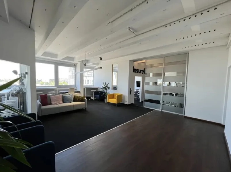 Lounge - Büro/Praxis mieten in München - STOCK - wunderschöne Bürofläche mit tollen Außblick über München