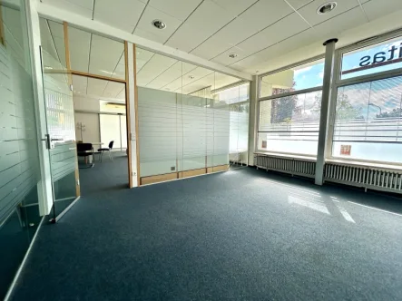 Büro - Büro/Praxis mieten in Unterhaching - Stock - Glasfront | Sichtfläche | hell