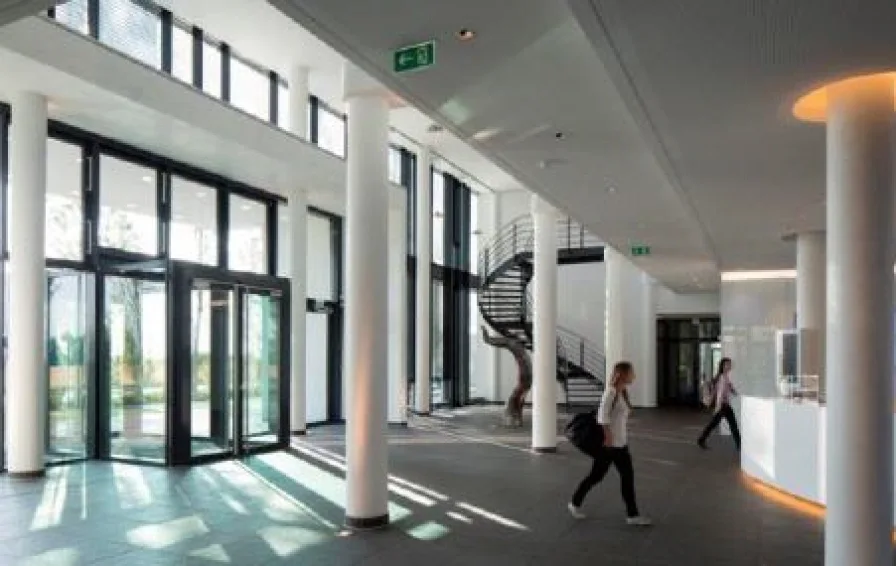 Empfangsbereich - Büro/Praxis mieten in Feldkirchen - STOCK - helle Flächen | Dachterrasse | Ladezonen