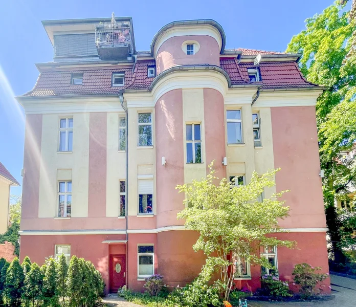 Haus - Wohnung kaufen in Berlin - CHARMANTE WOHNUNG MIT EIGENEM GARTEN NAHE BRANITZER PLATZ