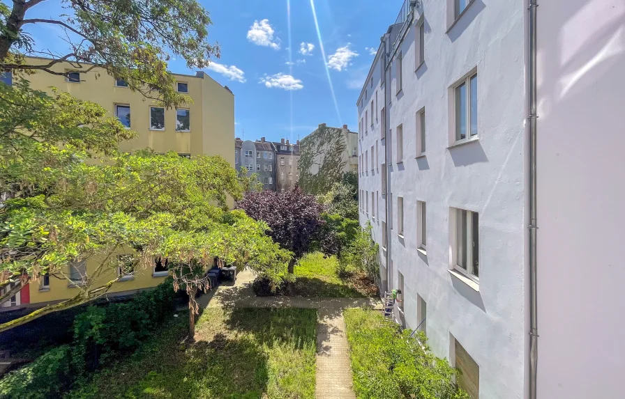 Innenhof - Wohnung kaufen in Berlin - WOHNEN UNWEIT DER ALTSTADT SPANDAU - ERSTBEZUG NACH SANIERUNG -