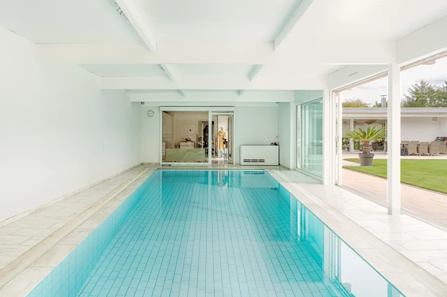 Schwimmbad wird mit einer 55 m² Solaranlage beheizt