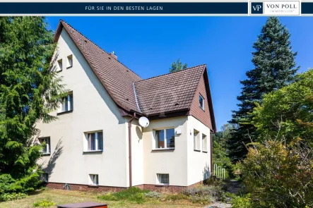 Titelbild - Haus kaufen in Falkensee - Altbaucharme in Natur-Nähe: Teilsaniert und mit großem Grundstück!