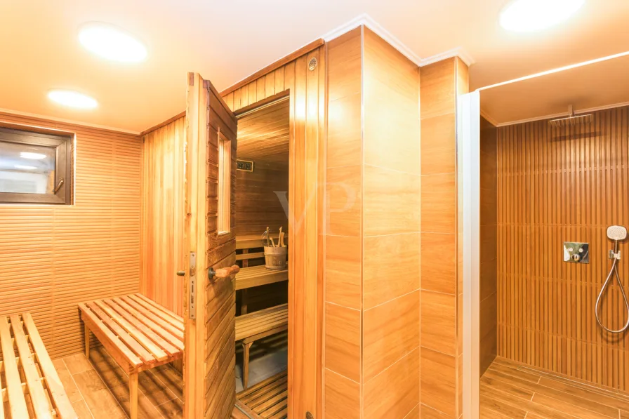 Sauna mit Dusche