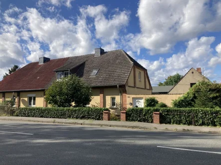 Titelbild  - Haus kaufen in Rostock / Nienhagen - Ein Zuhause mit Charakter und Potenzial