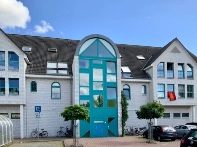 Hauseingang - Wohnung kaufen in Greifswald - Leerstehende Maisonette in beliebter Wohnlage