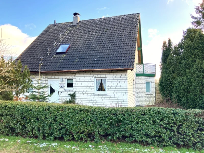 Ansicht Vorne - Haus kaufen in Ziesendorf - Geräumiges Familiendomizil am Rande der Hansestadt