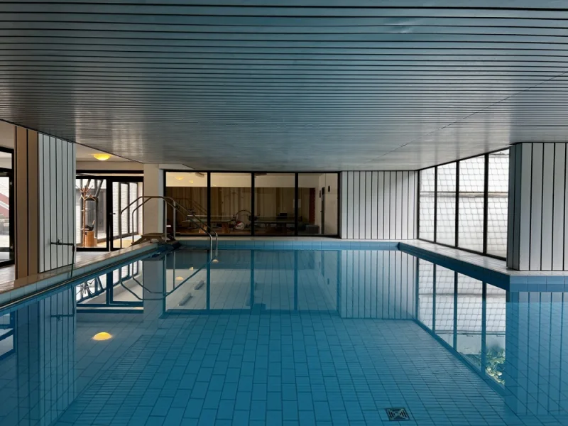 Indoor-Pool