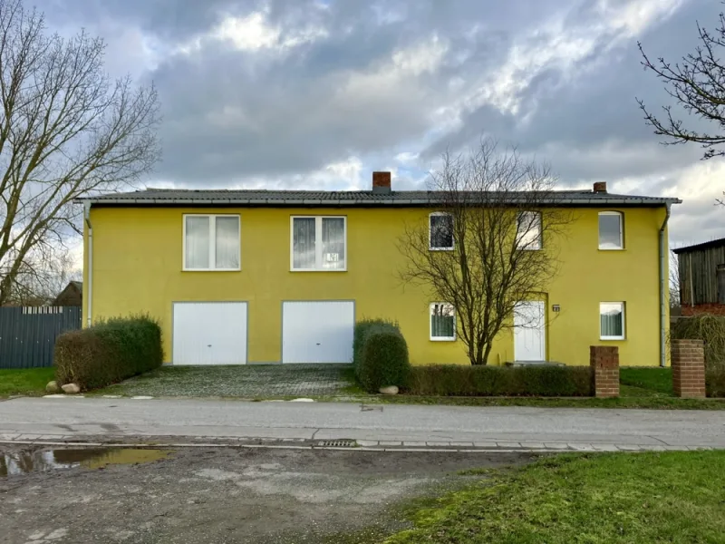 Hausansicht frontal - Haus kaufen in Werder - Charmantes Eigenheim sucht begabten Handwerker